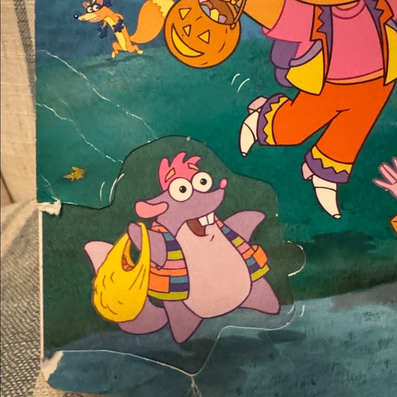 🏖️2/$5🏖️Dora's Halloween Adventure Book, board book, 2003 - Picture 6 of 7